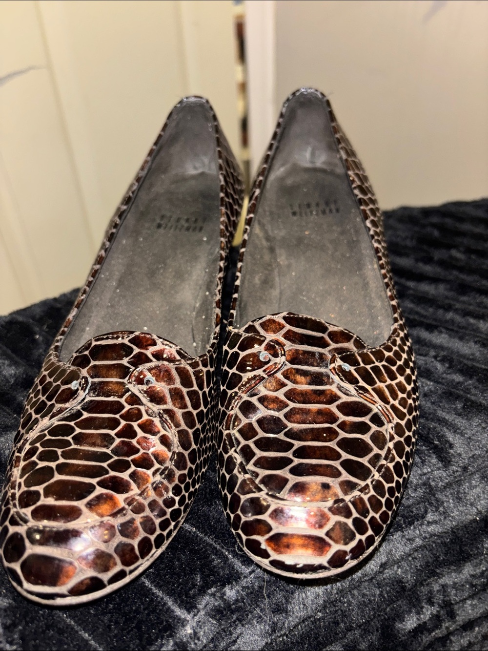 Stuart Weinman ~ EUC Brown Snake-Print Women’s Loafers Sz 6